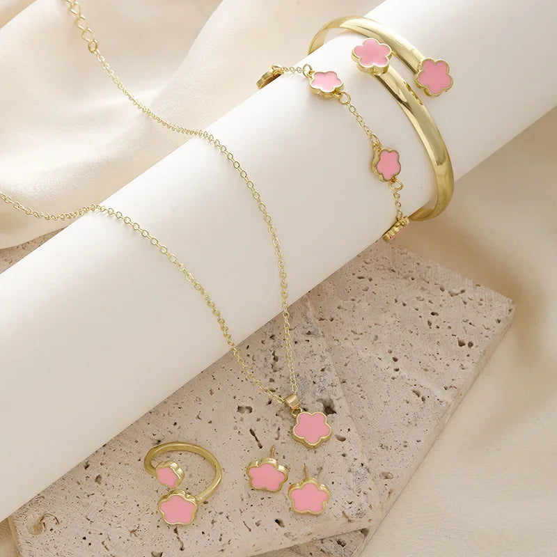 Five-Piece Set Flower Clover